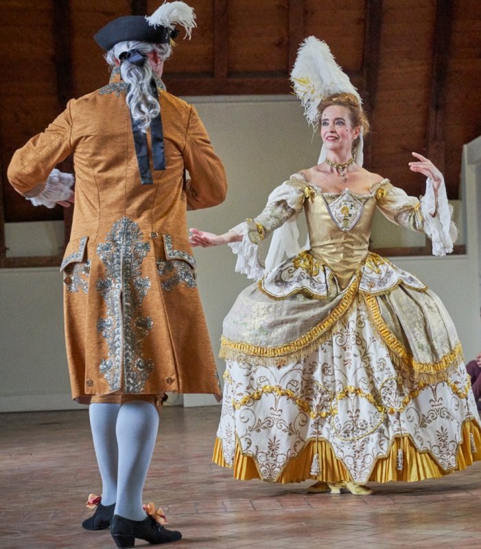 Danse baroque en costumes