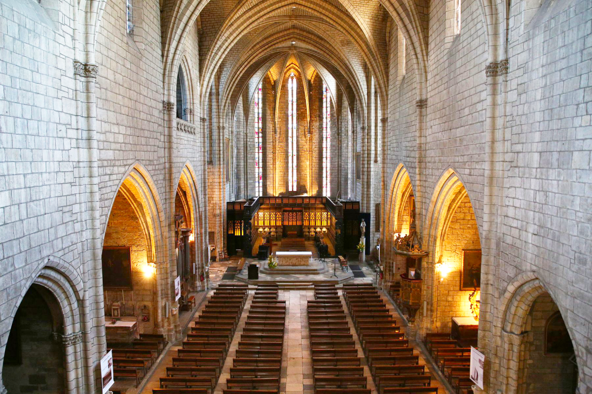 Collégiale Photo J.Morel
